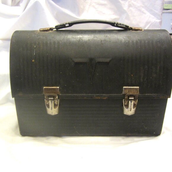 VTG THERMOS "V" METAL LUNCH BOX, W/HANDLE, DOME SHAPED - Picture 1 of 12